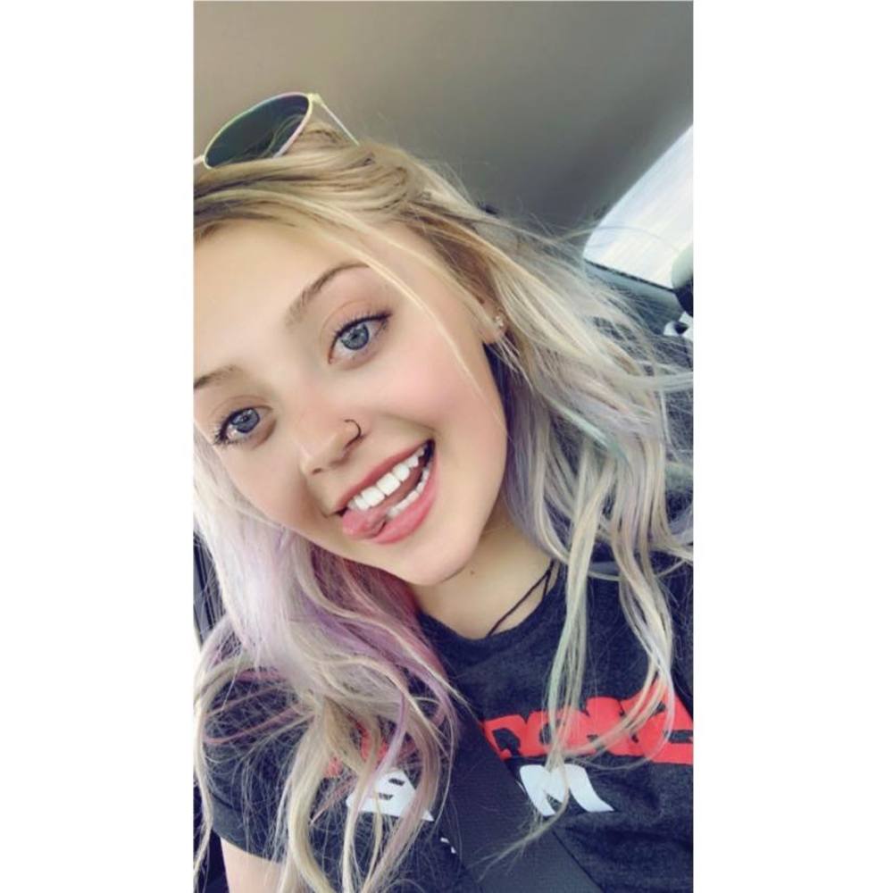 Meet your Posher, Makayla